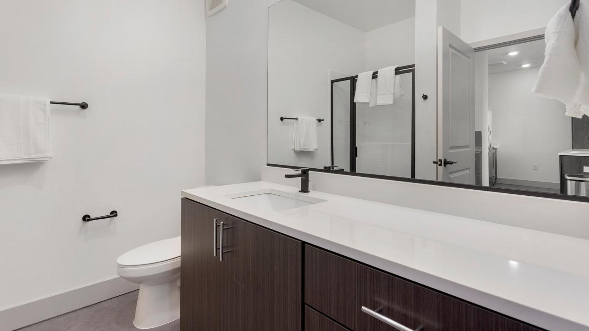Sphere Condos By Barsala Richmond Luaran gambar